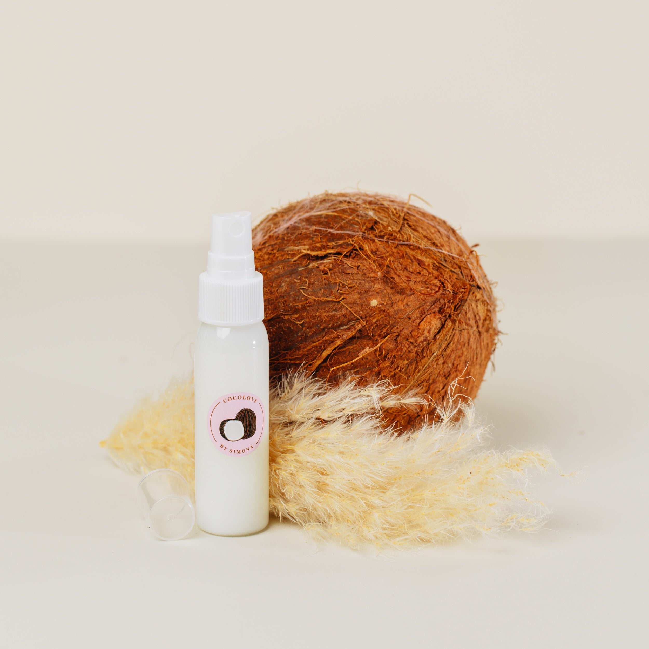 Kokosriekstu eļļa spreja pudelītē